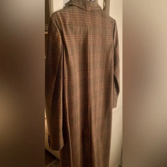 Liz Claiborne Size Small long jacket. Perfect for spring  and fall. - Picture 4 of 4